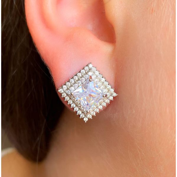 SQUARE ZIRCONIA STONE EARRING