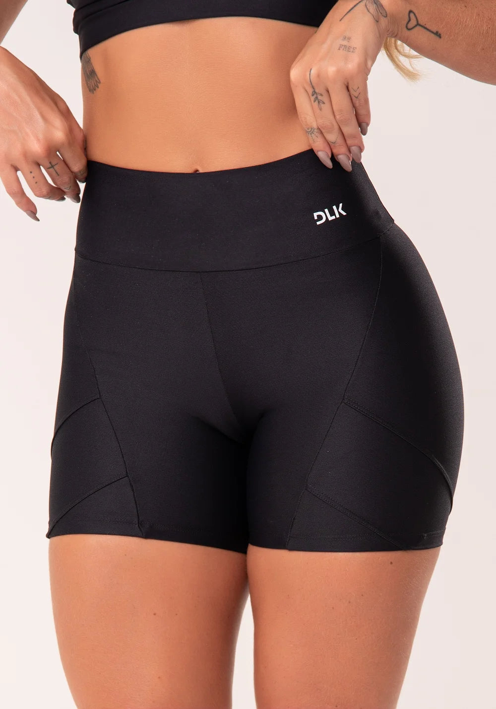 WOMEN’S SHORT FITNESS