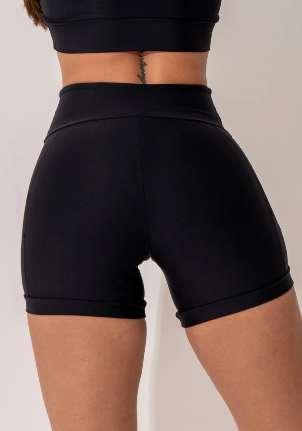 WOMEN’S SHORT FITNESS