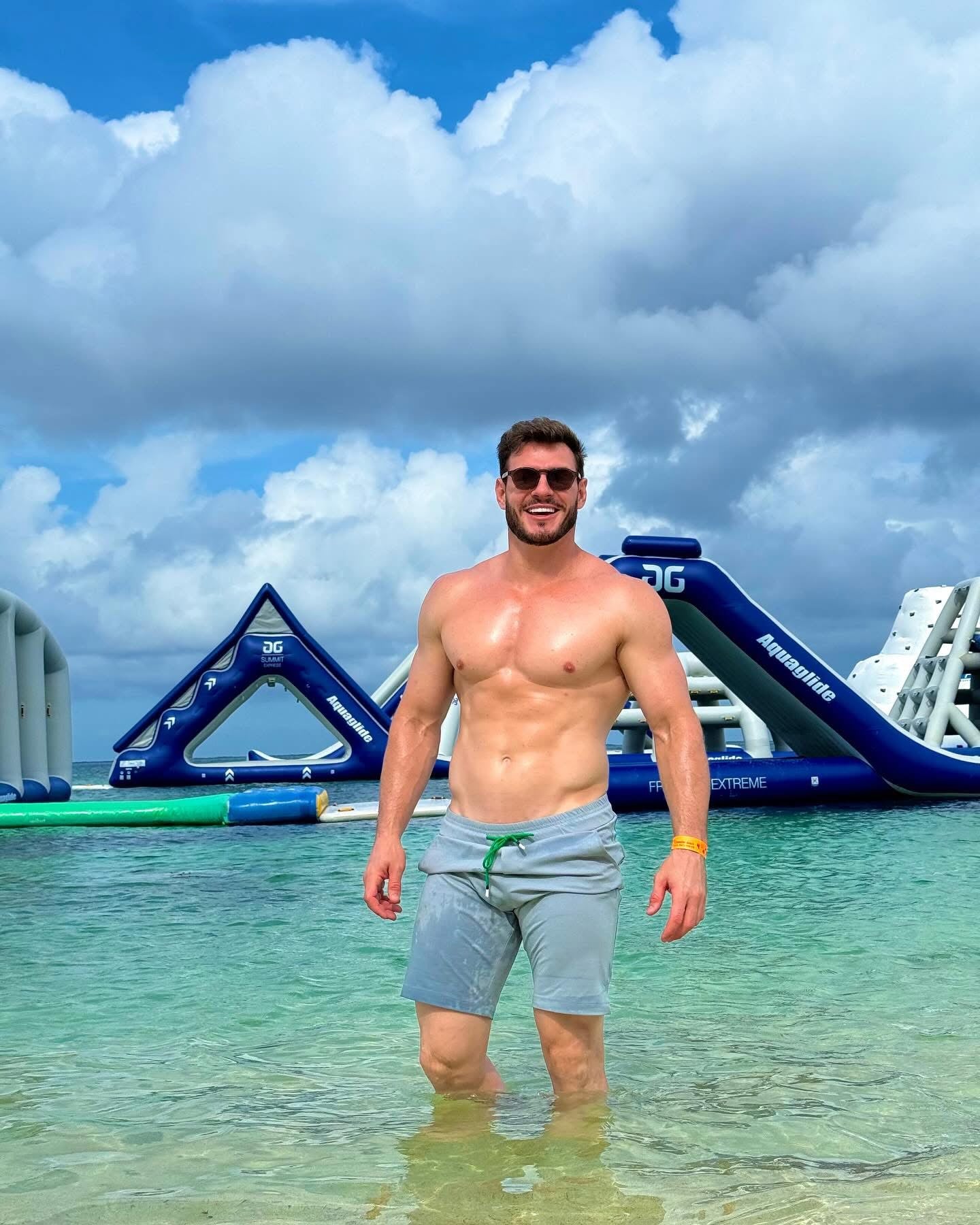 MEN’S SHORT SUMMER