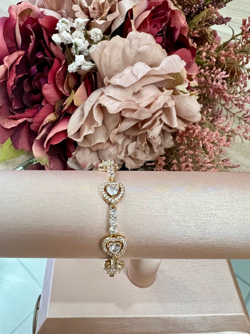 BRACELET