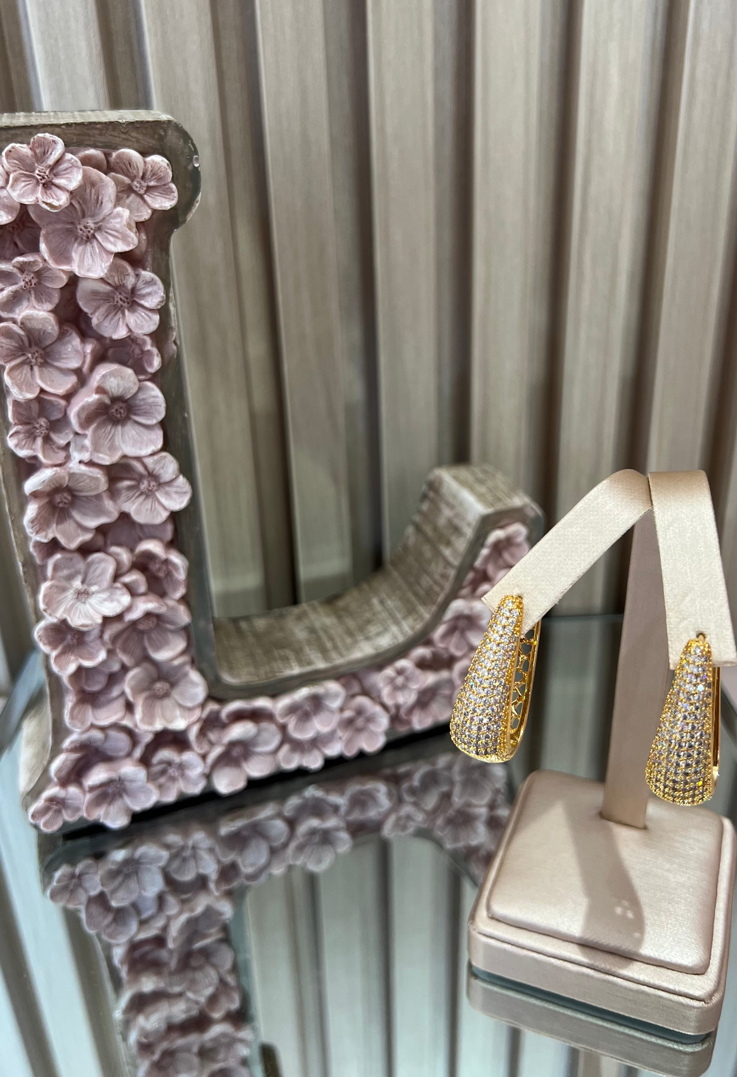 LUXURY ZIRCONIA HOOP EARRING