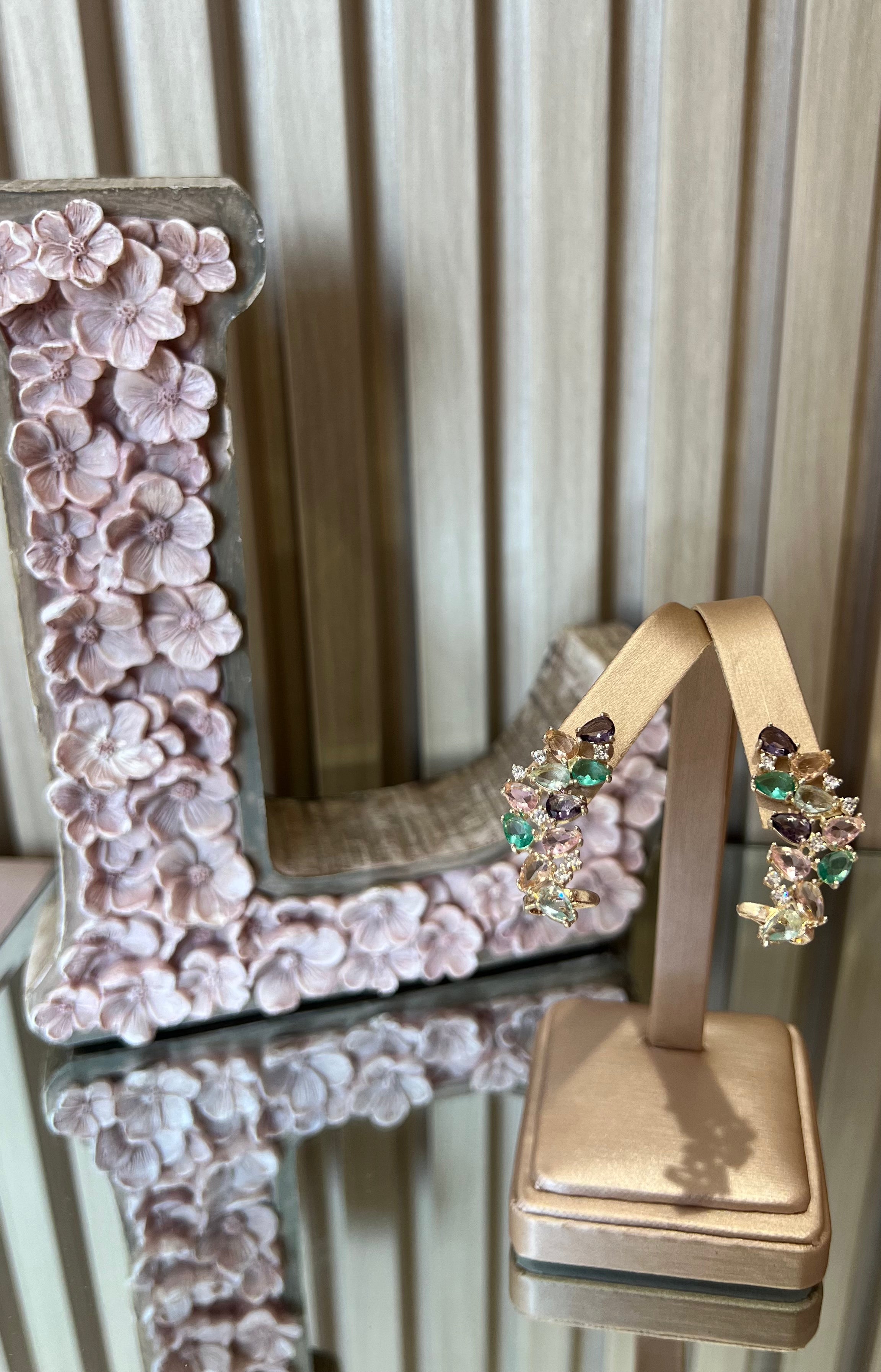 COLORFUL EAR CUFF STUDDED CRYSTAL