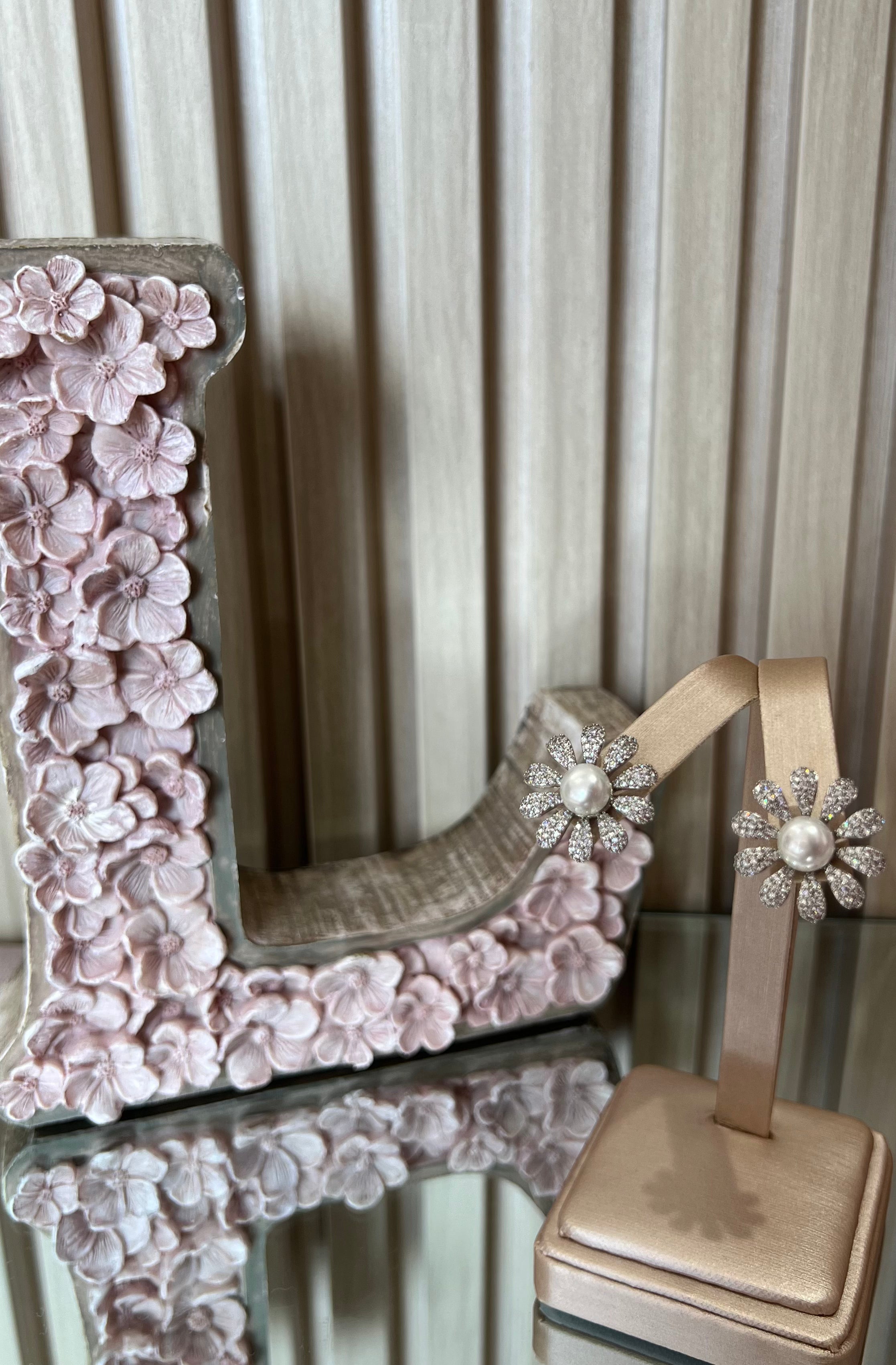 FLOWER PEARL EARRING