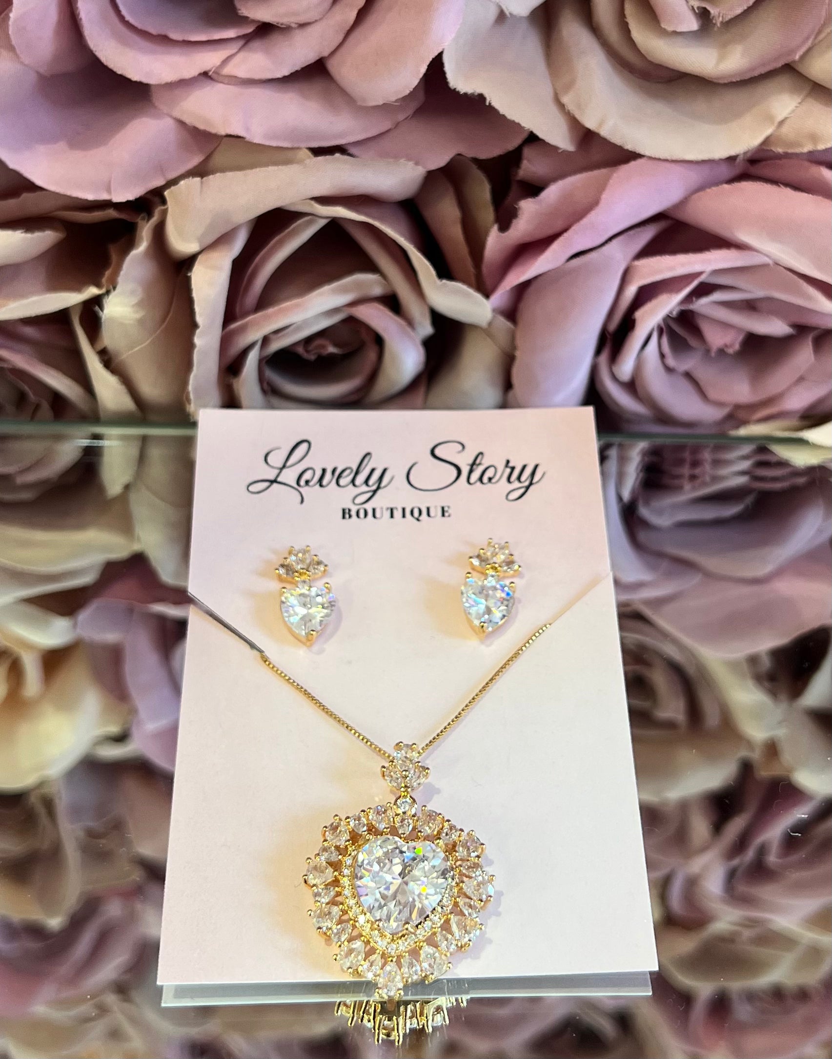 Halo Heart Studded Necklace Set