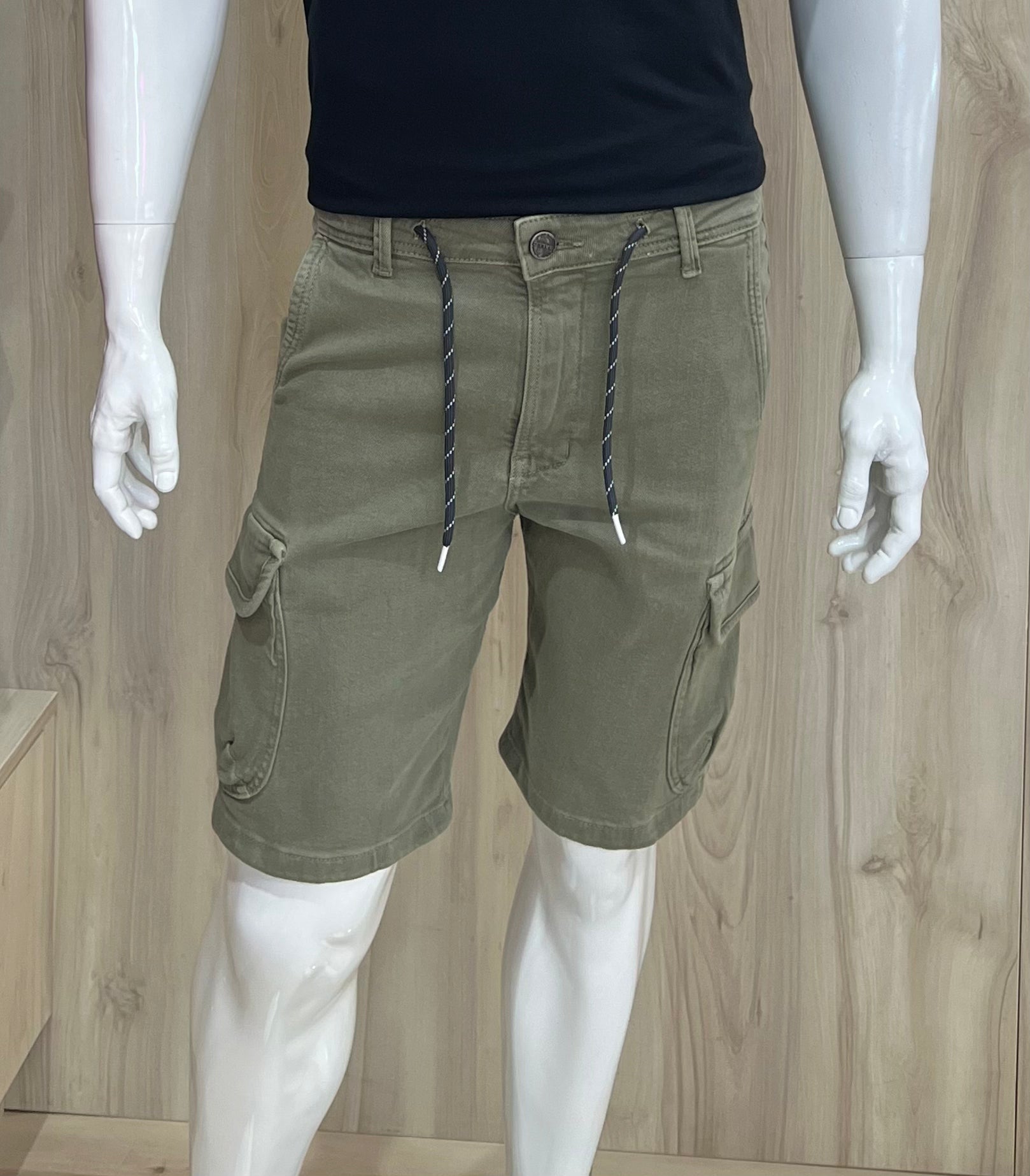 MEN’S SHORT JEANS