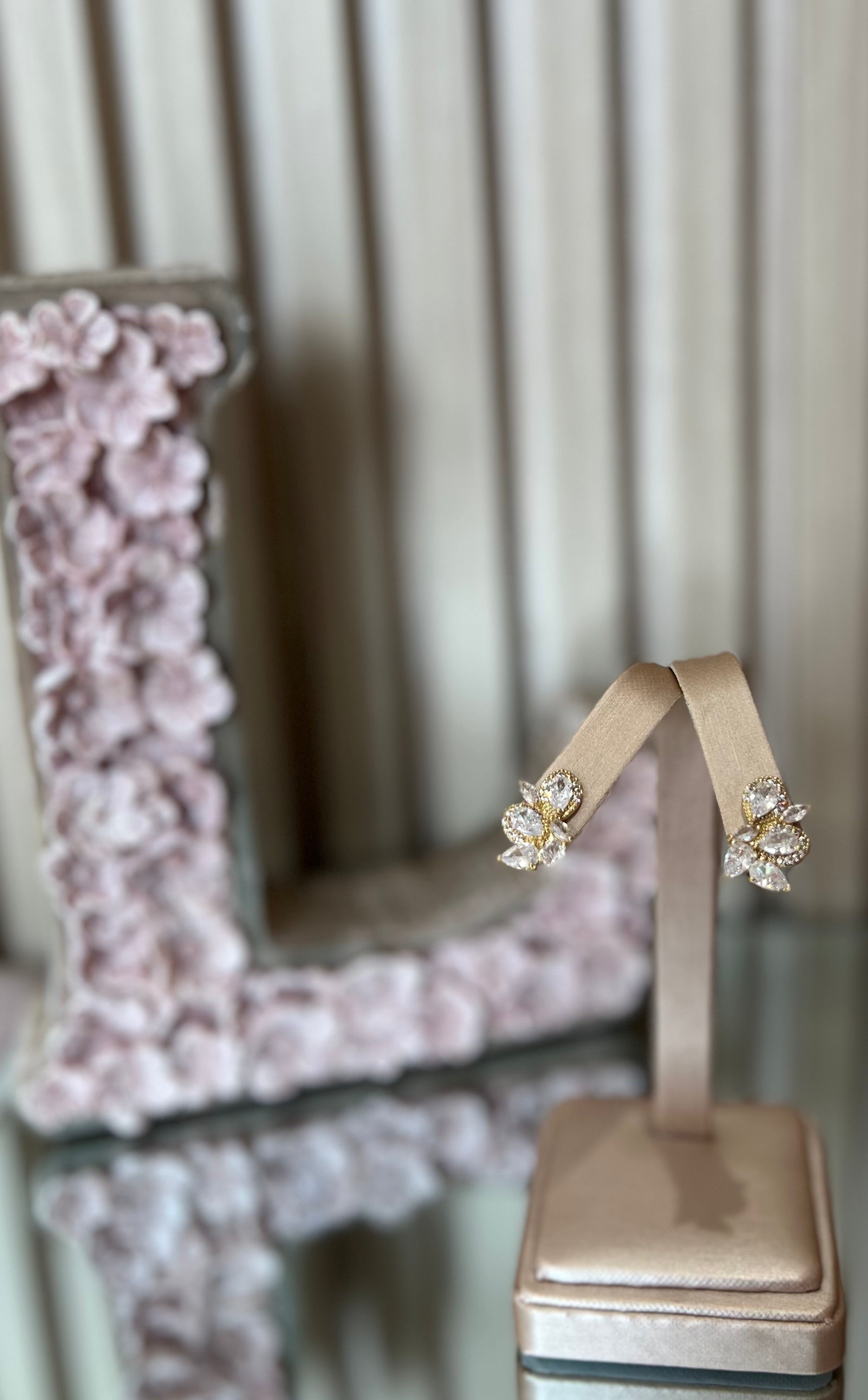 EARRING EAR CUFF WITH GEMSTONES