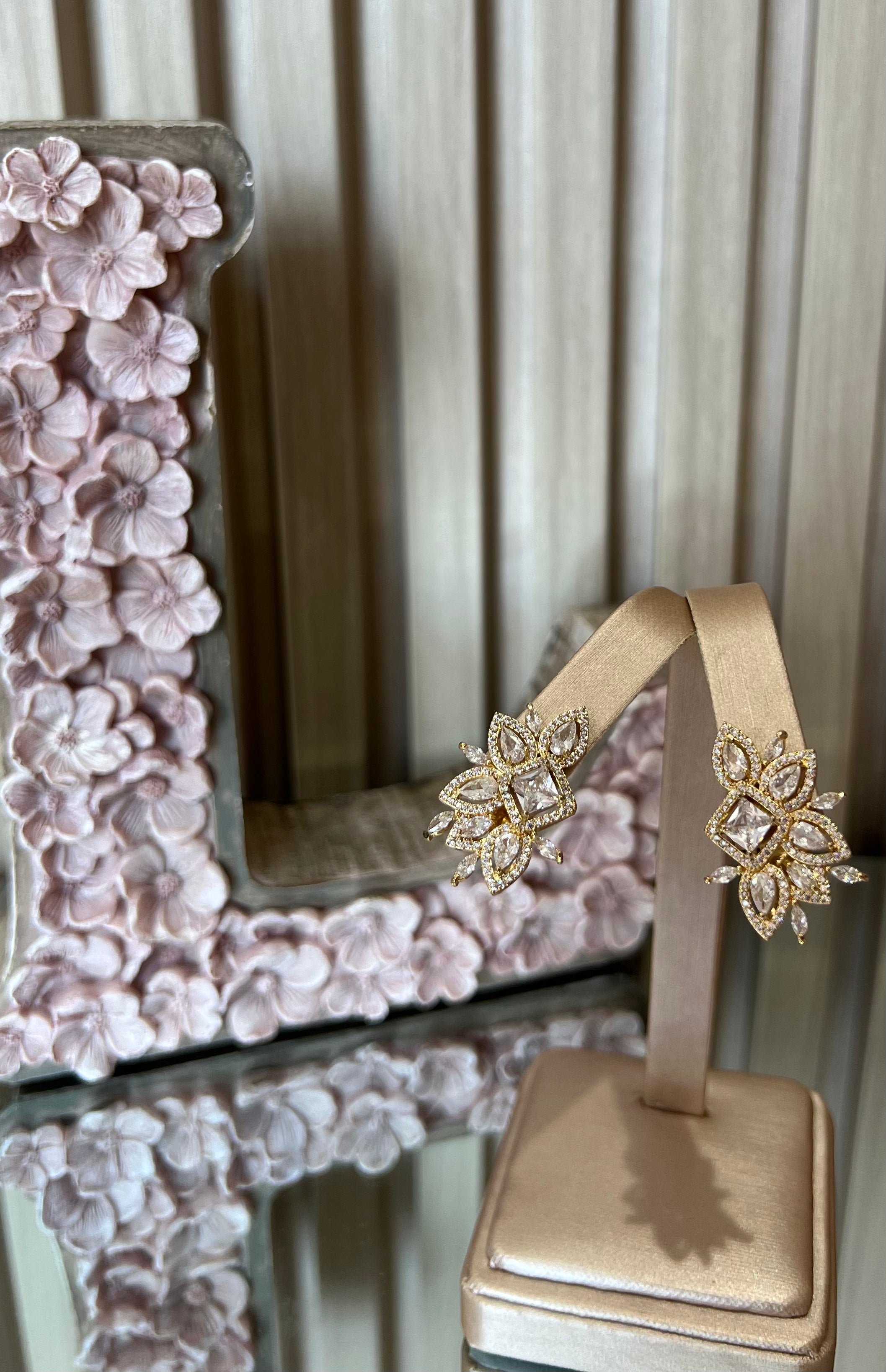 CUBIC ZIRCONIA CLUSTER EARRING