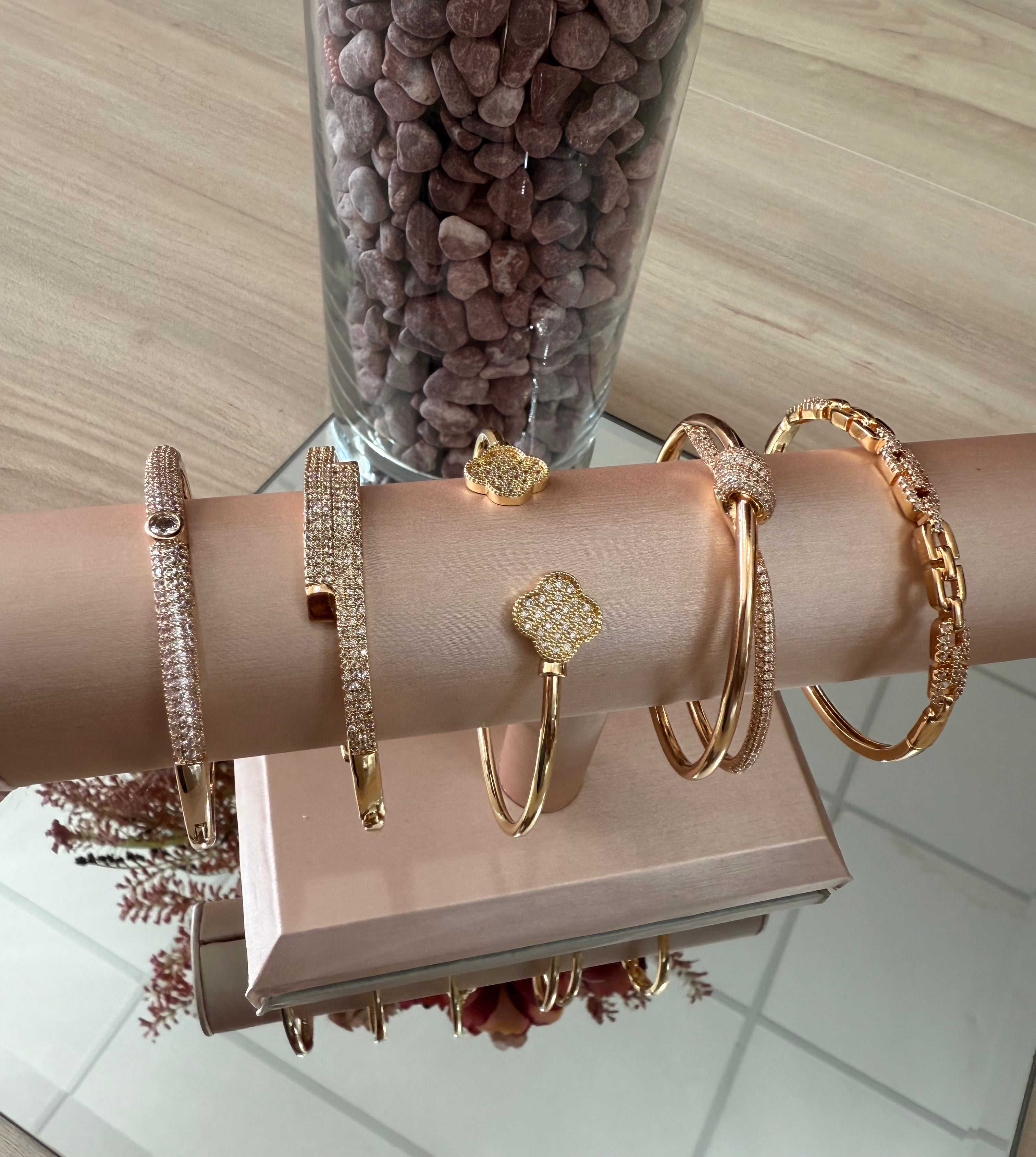 ZIRCONIA STUDDED BRACELET