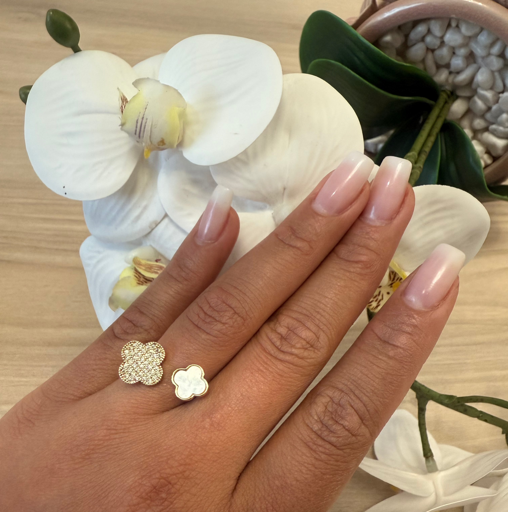 CLOVER RING