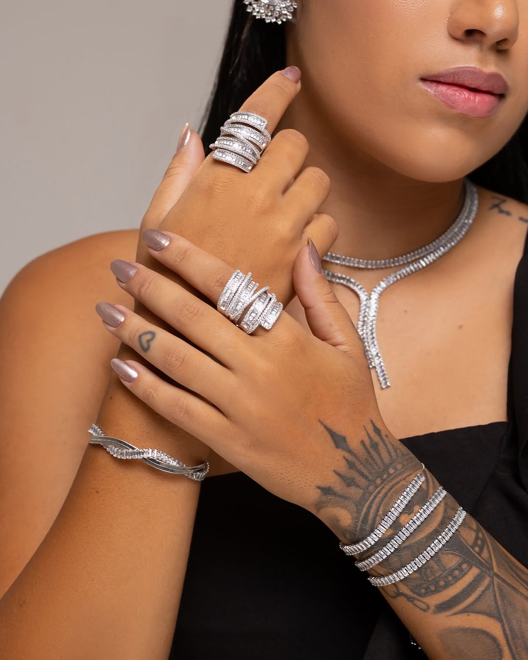 RIVIEIRA NECKLACE TIE