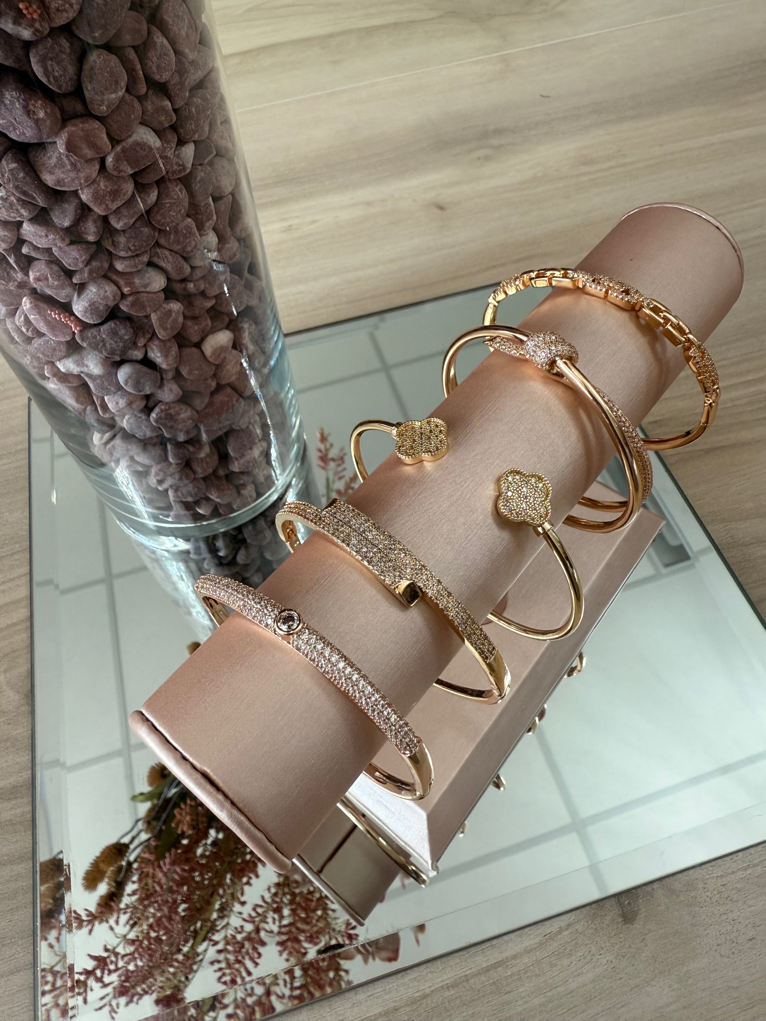 ZIRCONIA STUDDED BRACELET