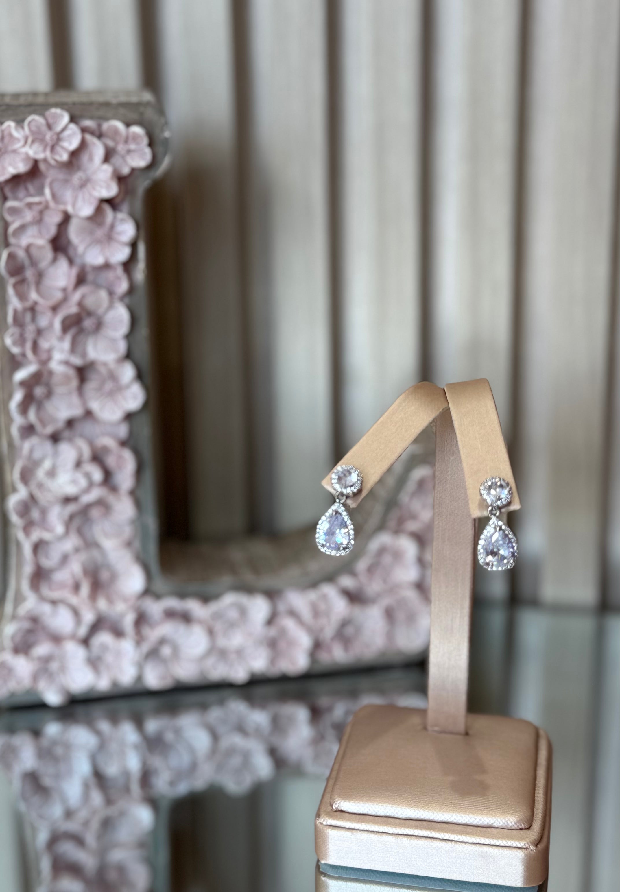 CRYSTAL DROP EARRING